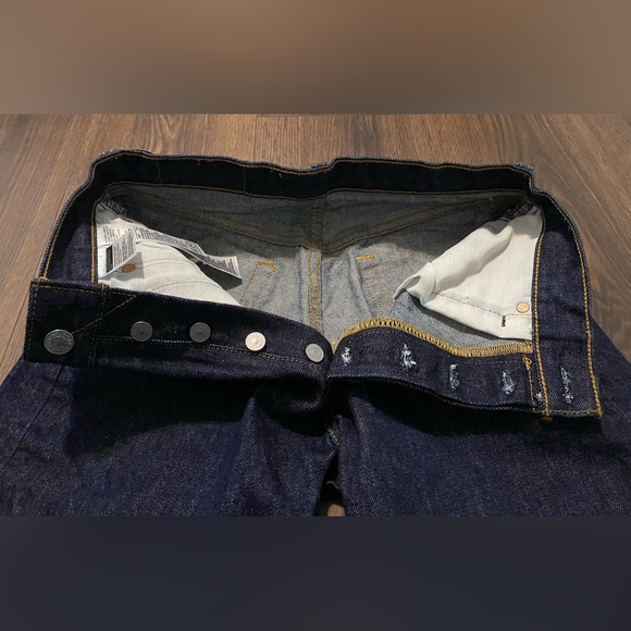 Like New Men’s Levi’s 501 Dark Wash Jeans Shrink to Fit - Picture 5 of 11